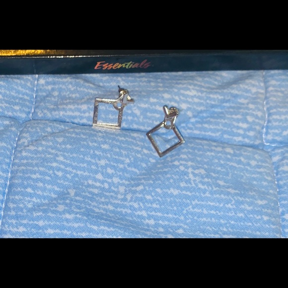 ⚠️ must bundles ⚠️ Simple Metal Cutout earring - Picture 5 of 6